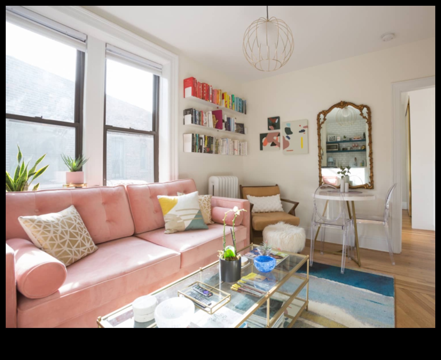 Kuras dekorēšanas koncepcijas vislabāk atbilst mazām dzīvojamām zonām?