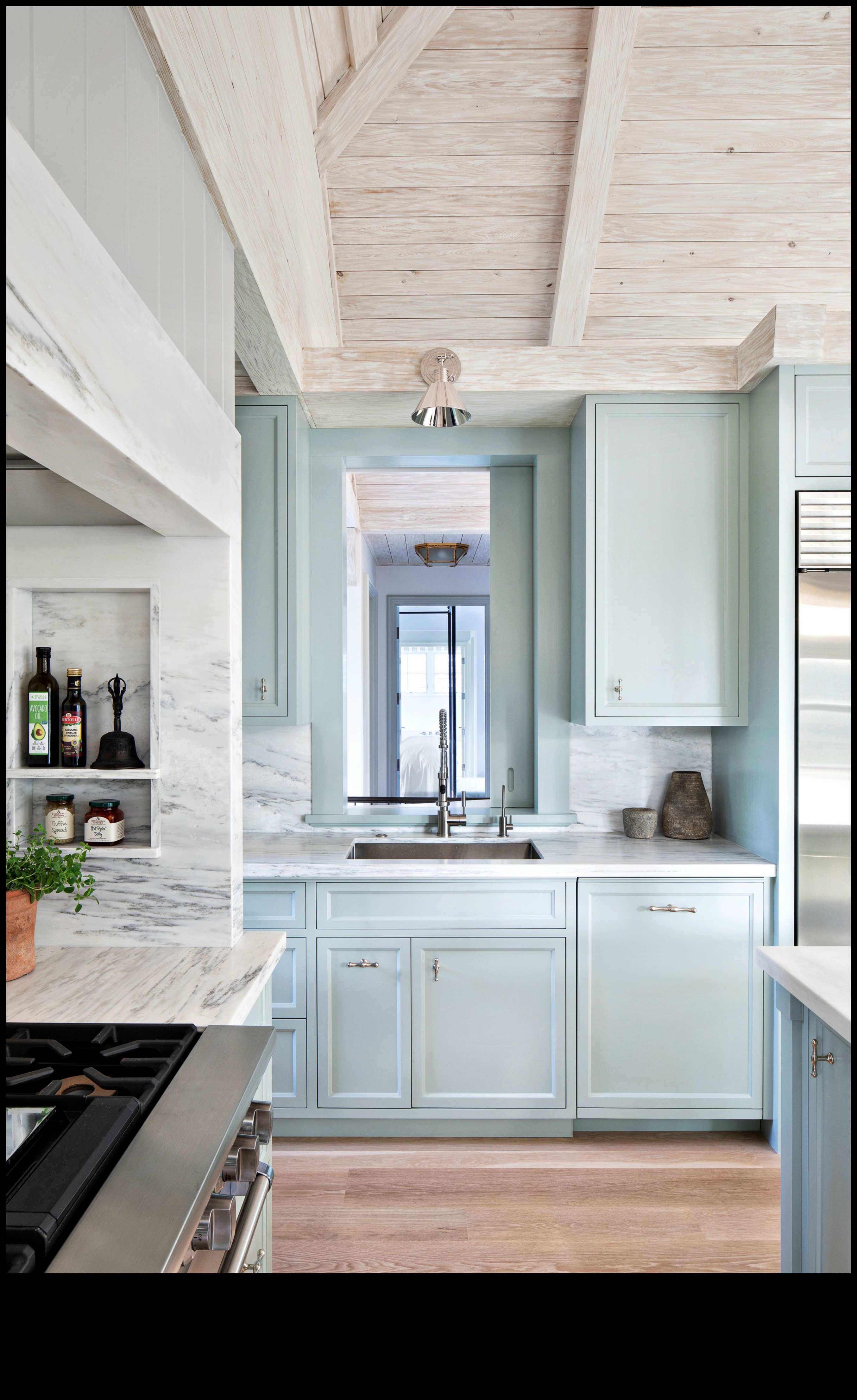 Vai varat ieteikt veidus, kā panākt piekrastes virtuves dekoru ar budžetu?