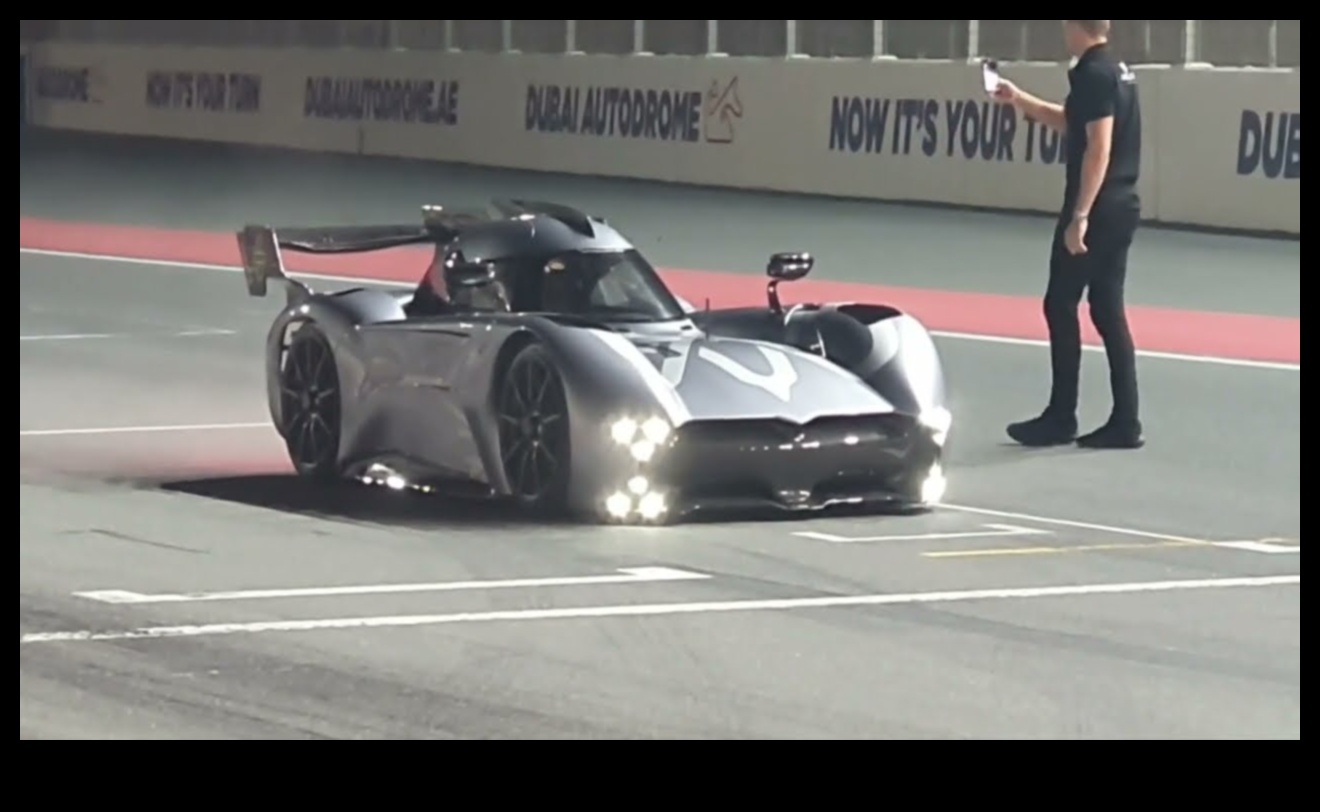 No nulles līdz sešdesmit simfonijai: Harmoniskais sporta auto paātrinājuma pieplūdums