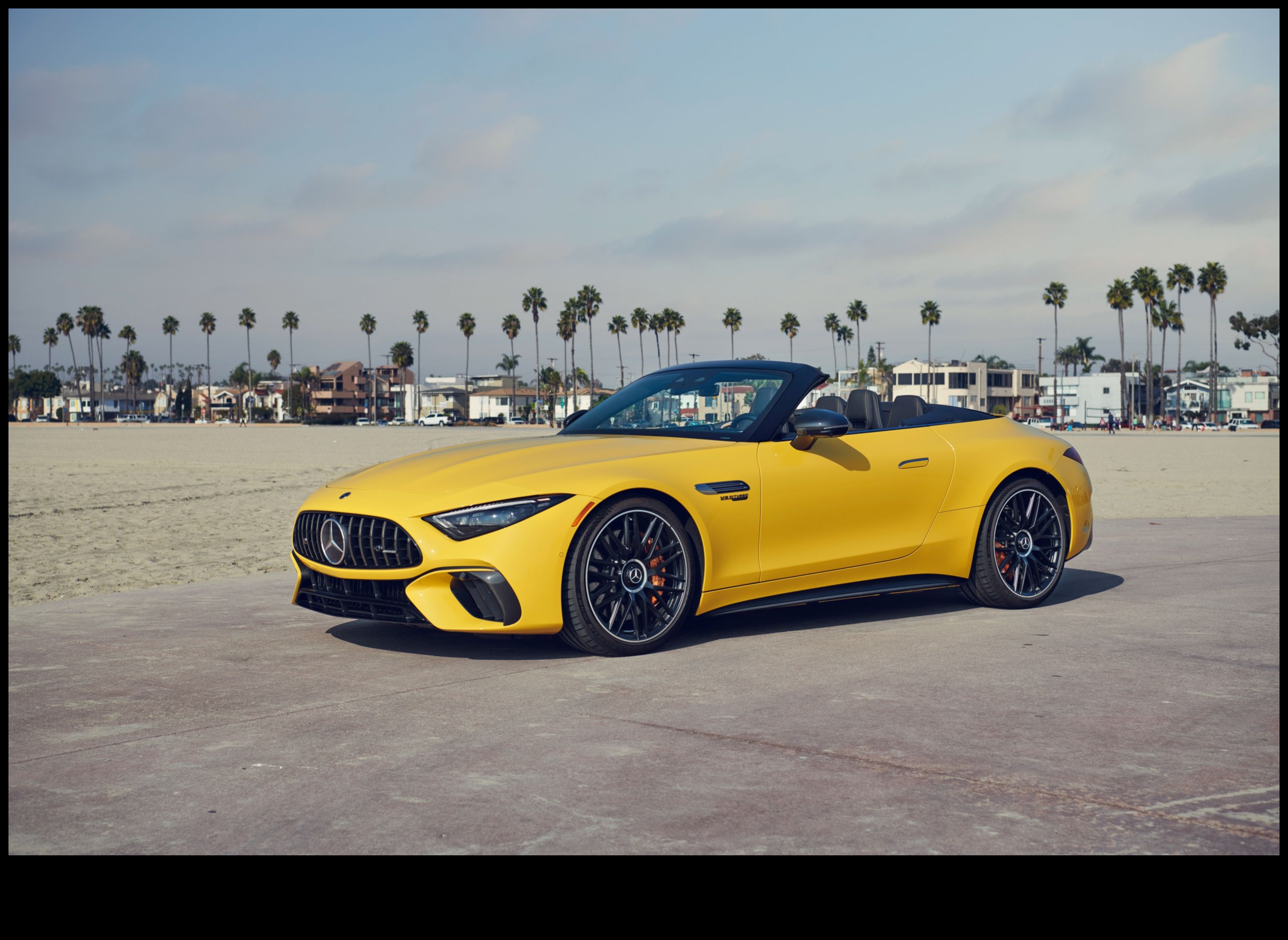 Kabrioletu krustneši: sporta automašīnas un piedzīvojumi ar atvērtiem piedziņām