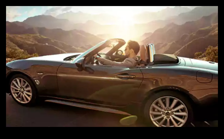 Dārdošie rodsteri: sporta automašīnas un brīvdabas kruīzu valdzinājums