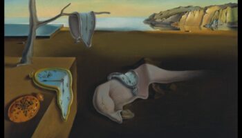 Burvīgi sapņi: izteiksmīgs sirreālisms ar zīmuli