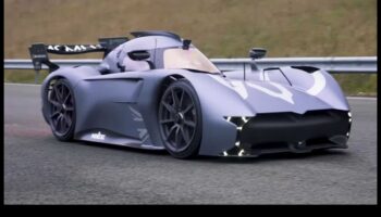 No nulles līdz sešdesmit simfonijai: Harmoniskais sporta auto paātrinājuma pieplūdums